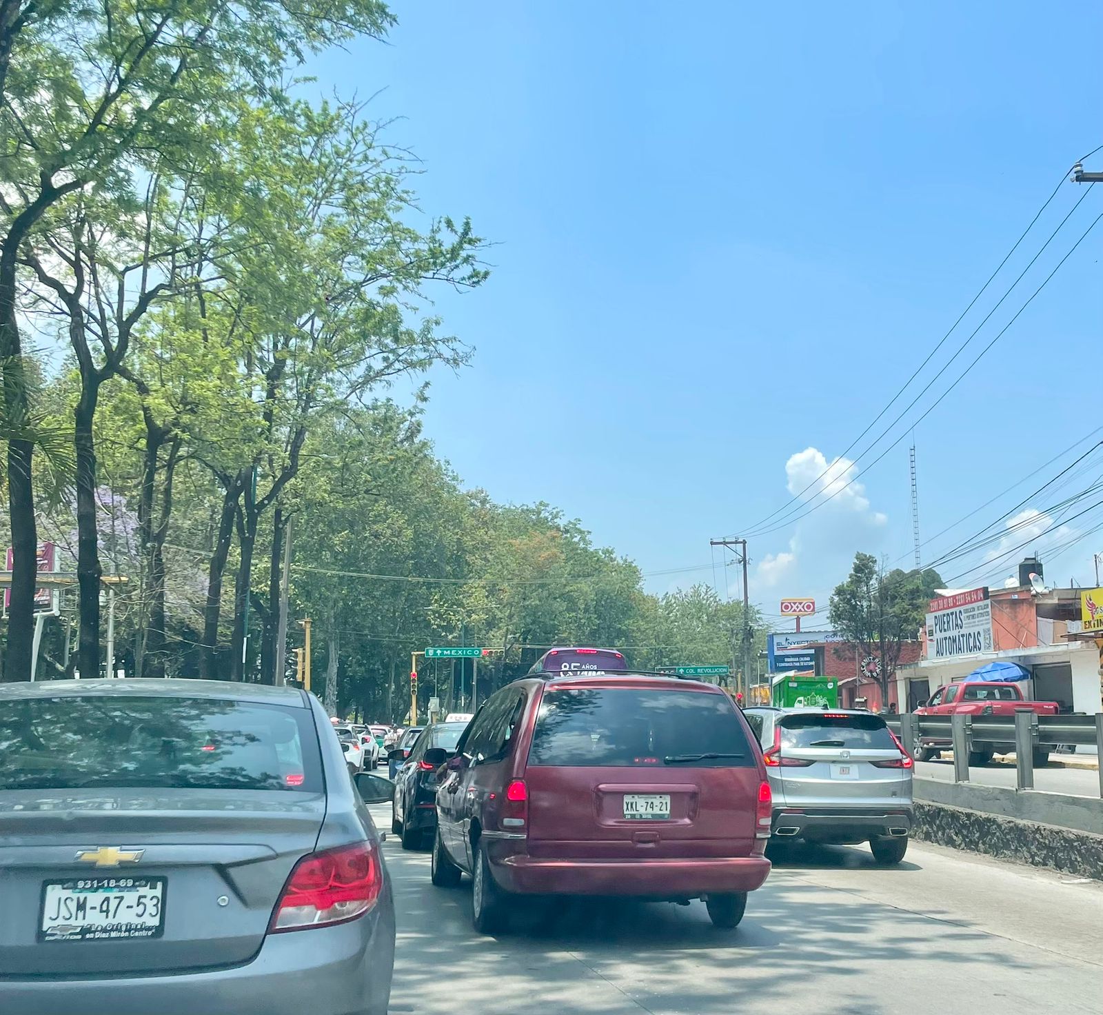 Tráfico en Avenida Lázaro Cárdenas